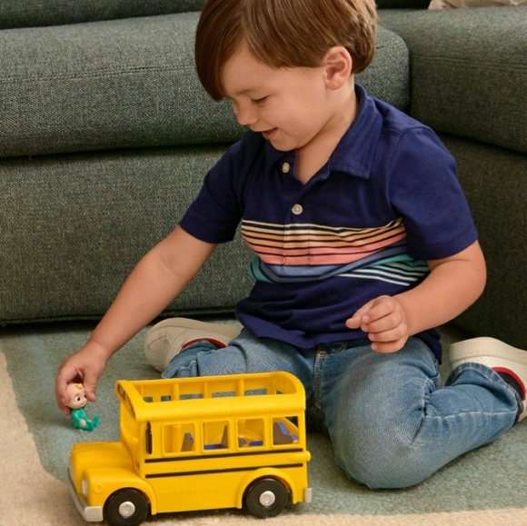 Cocomelon Musical Yellow School Bus Toy Set JJ - Picture 15 of 16